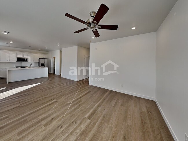 Building Photo - 20177 W Thomas Rd