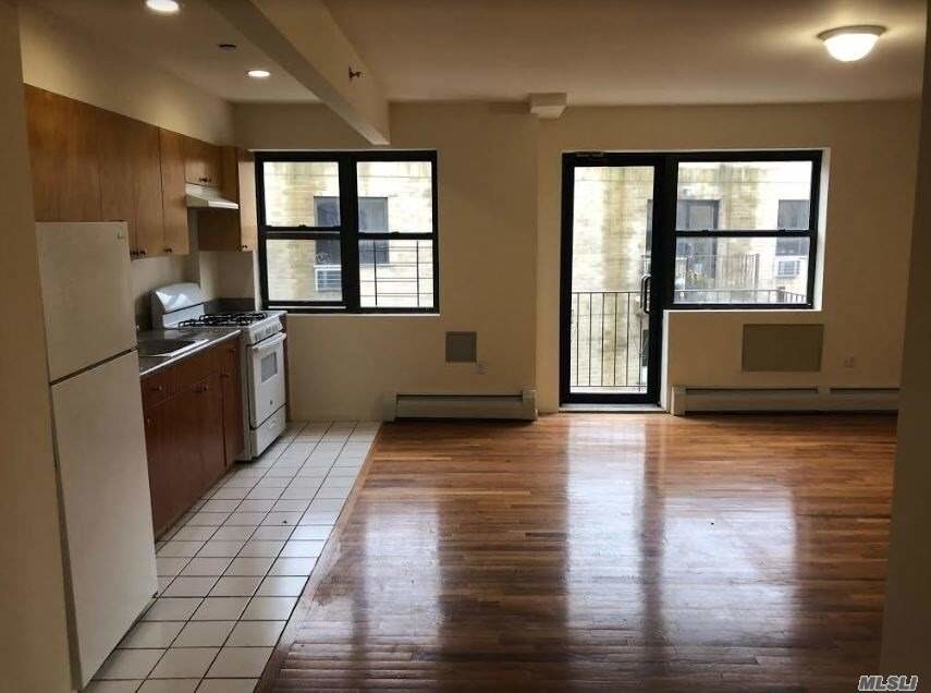 Primary Photo - 36-44 Hilton Ave