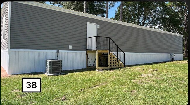 Foto del edificio - 14142 Lorraine Rd