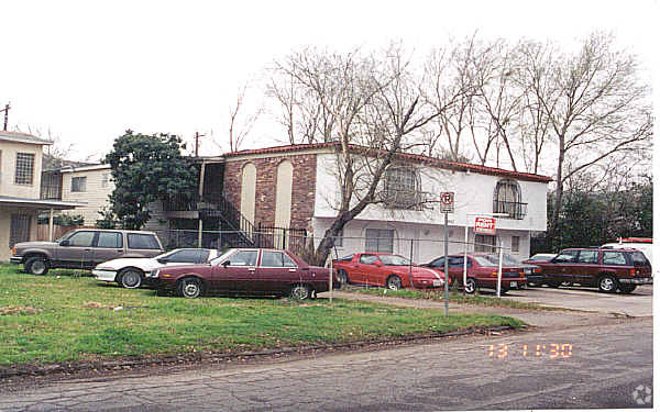 Building Photo - Los Arcos Apartments