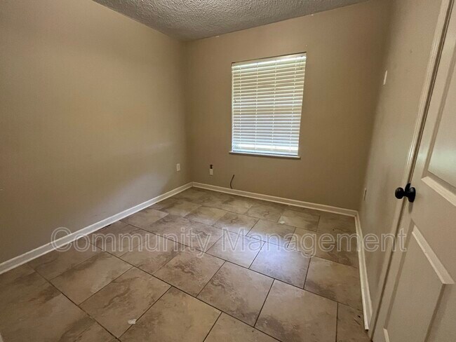 Building Photo - 16813 Vermillion Dr