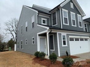Building Photo - 23042 Clarabelle Dr