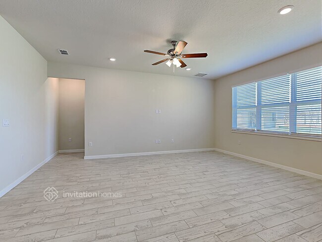 Building Photo - 5069 Sparkling Water Wy