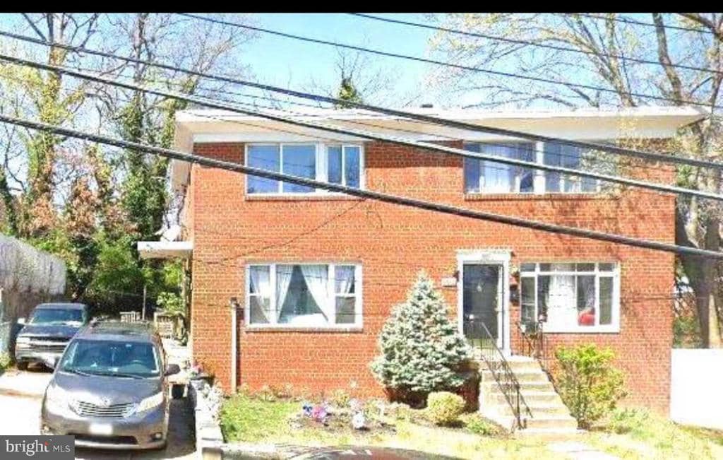 Primary Photo - 5007 8th Rd S