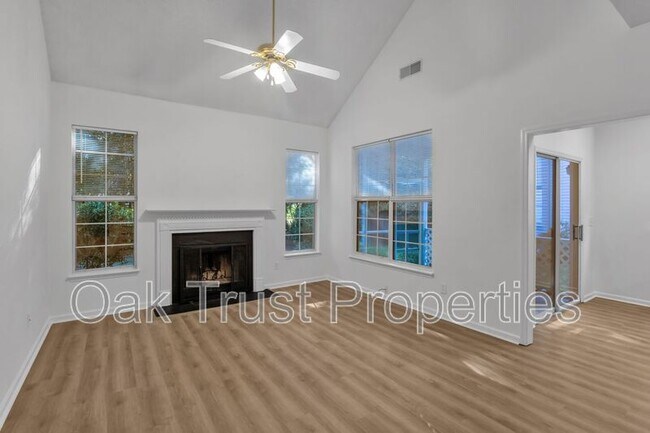 Foto del edificio - 8507 Stonebridge Dr
