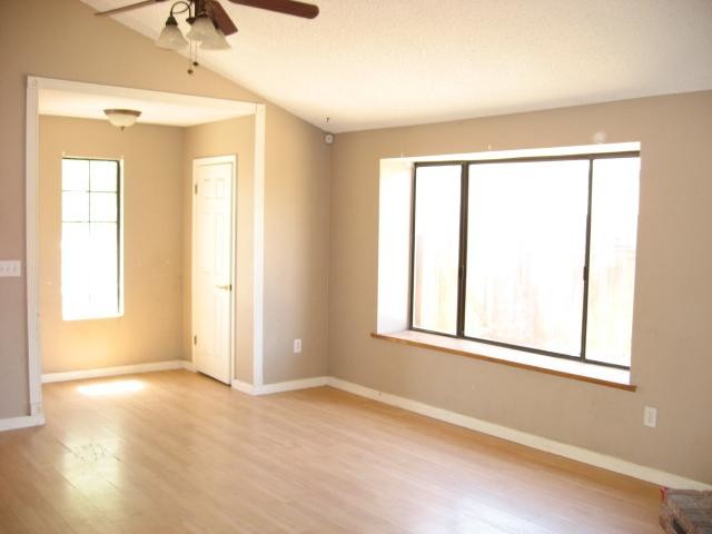Building Photo - 3 bedroom in Ridgecrest California 93555