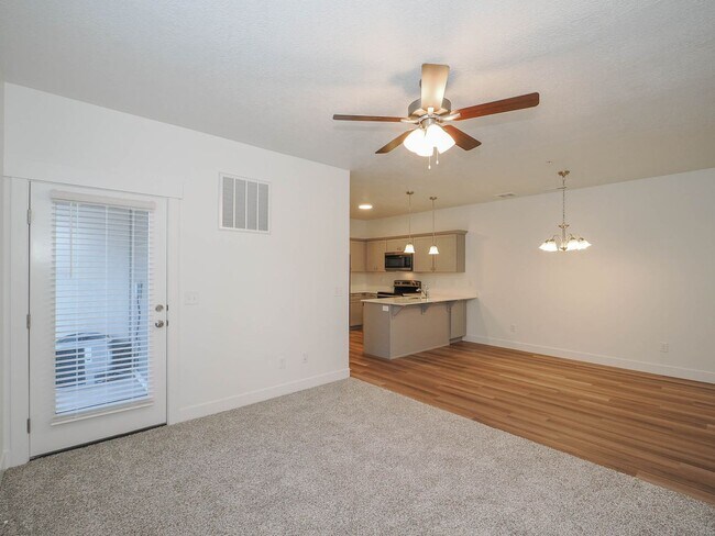 Foto del edificio - 2024 Condo