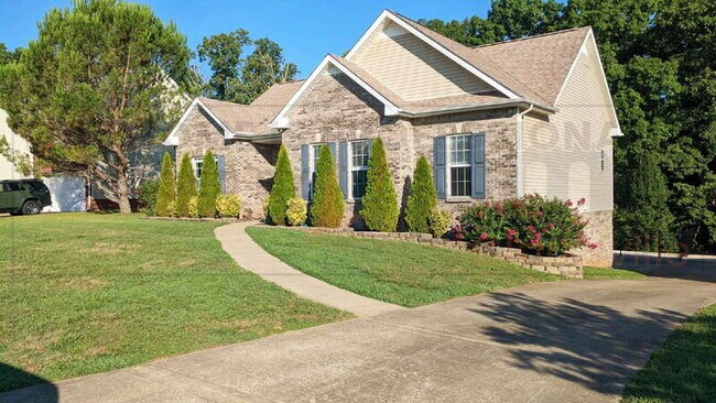 Foto del edificio - 3317 Sunny Slope Dr