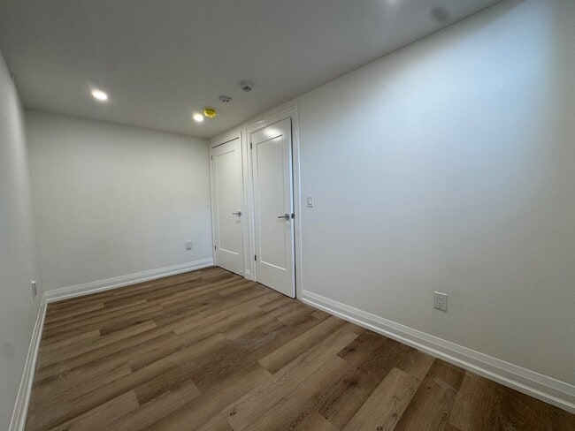 Photo du bâtiment - Freshly Renovated 1 Bedroom 1 Bathroom Apa...