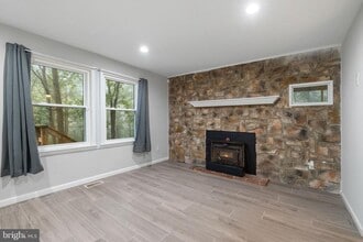 Building Photo - 247 Marsden Hts Rd