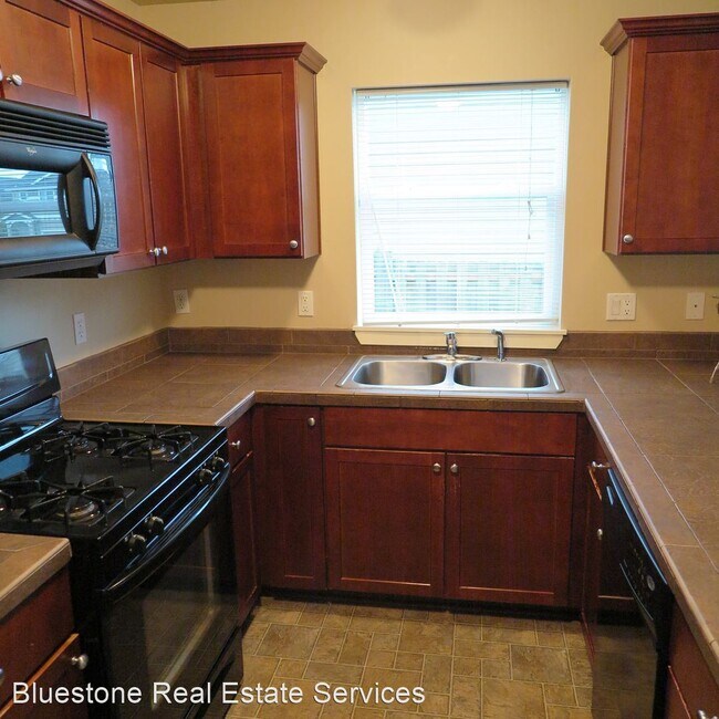 Foto del edificio - 3 br, 2.5 bath House - 783 NW 2nd Ave.