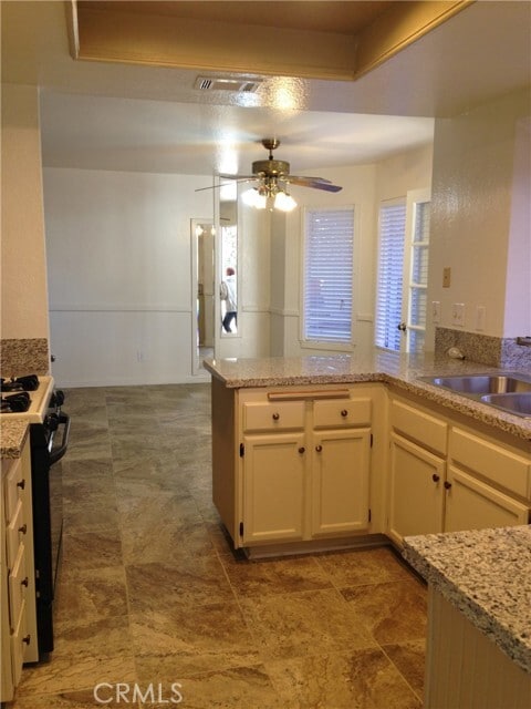 Building Photo - 10482 Sagecrest Dr