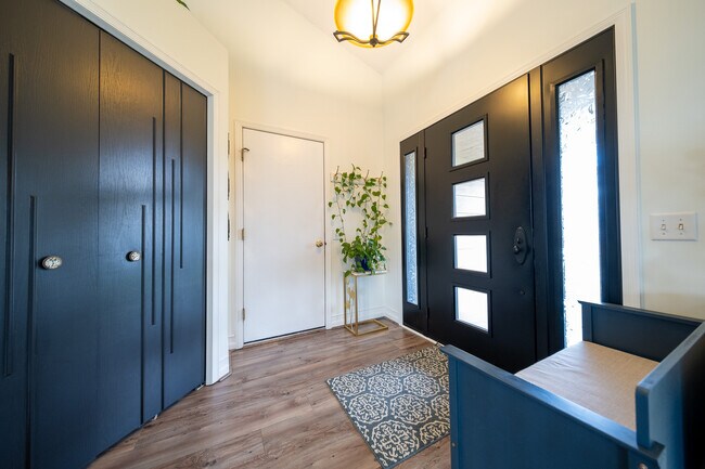 Foto del edificio - 17245 Foliage Ave