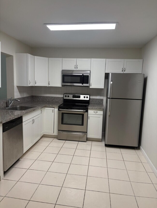 Building Photo - 9110 Fairbanks Ln