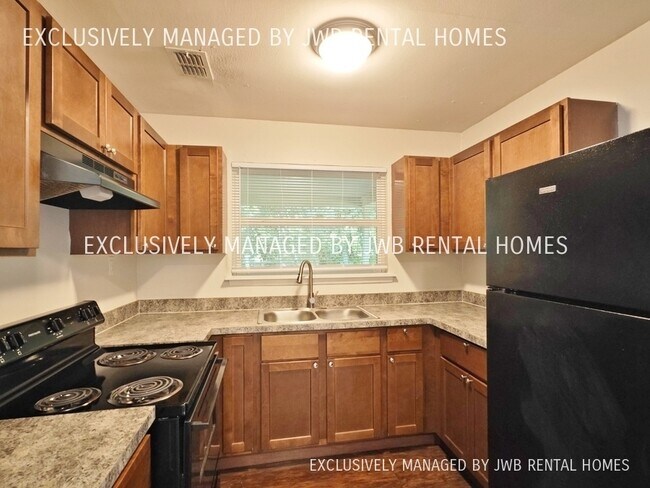 Building Photo - 1014 Mantes Ave