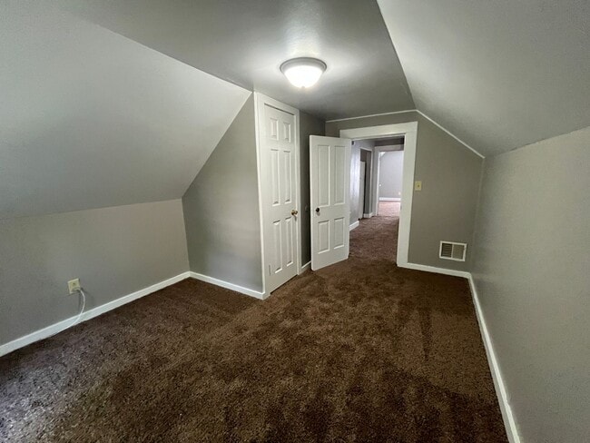 Building Photo - 828 Huestis Ave