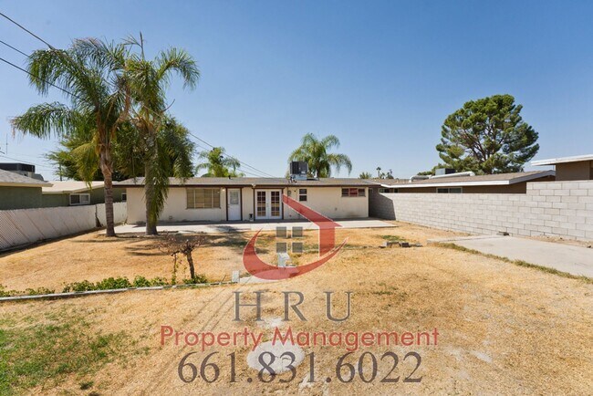 Foto del edificio - NE-Bakersfield 3 bedrooms 1 baths