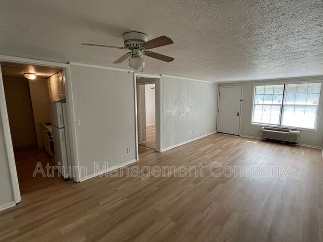 Foto del edificio - 1295 N Holland Pkwy
