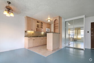 Building Photo - 250 Linden Ave