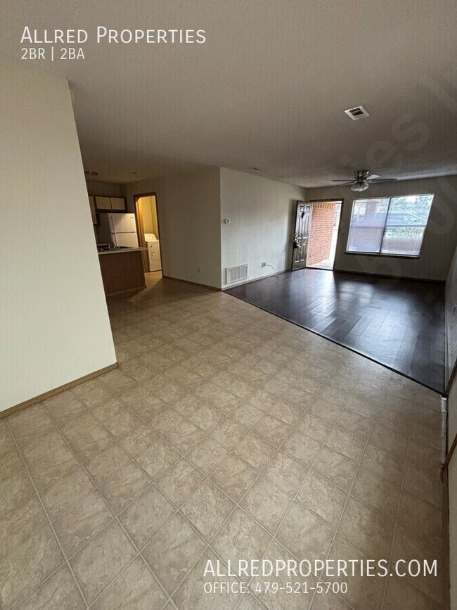 Foto del edificio - 680 W Martha-