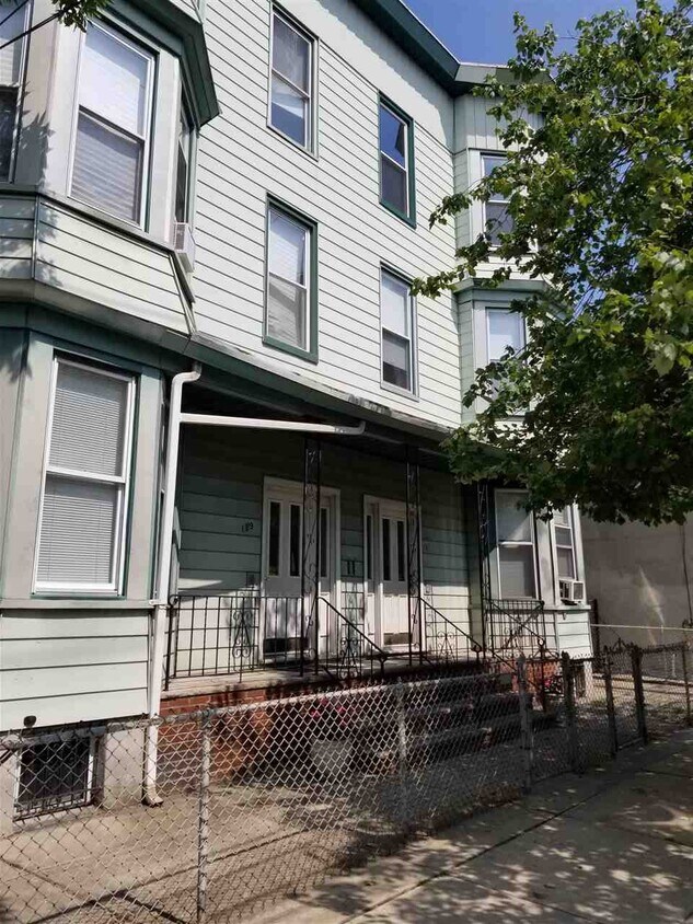 121 ster Ave Unit 3, Jersey City, NJ 07307 Apartment for Rent in