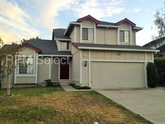 Foto principal - 616 Greystone Dr