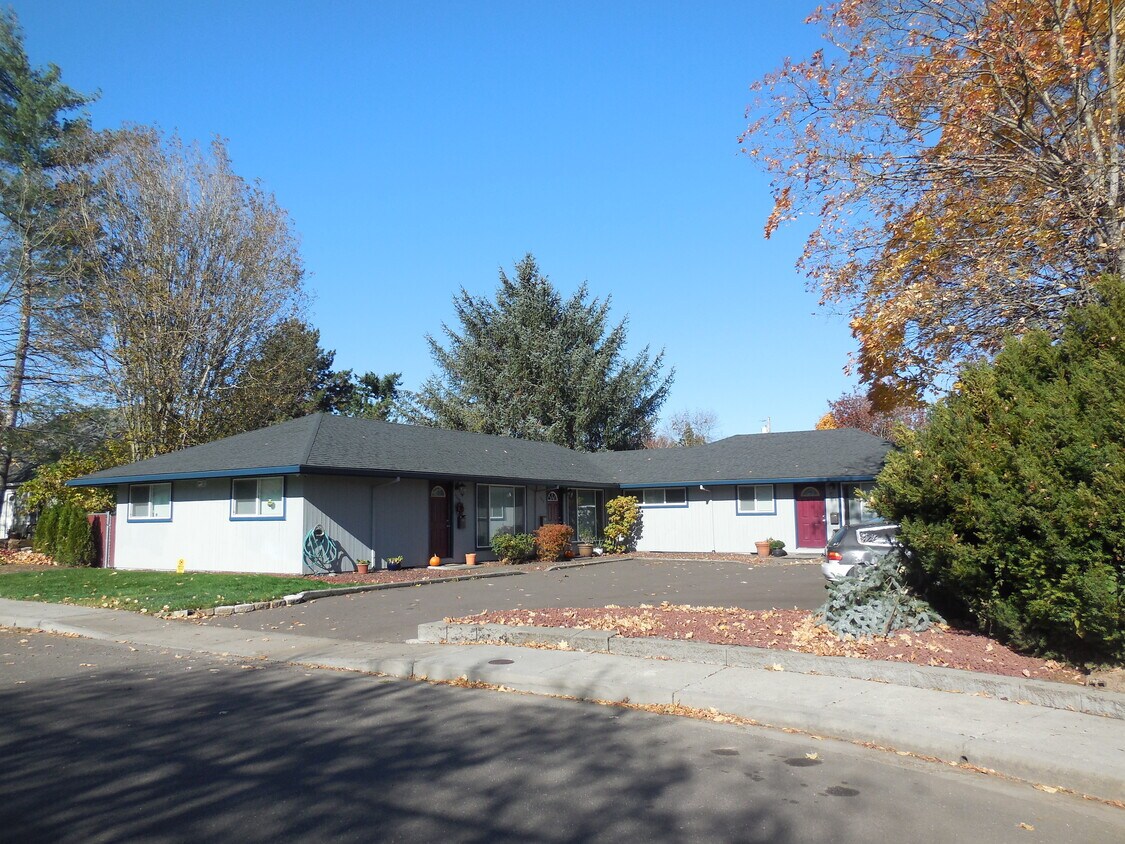 Primary Photo - 11655 SW 7th Street