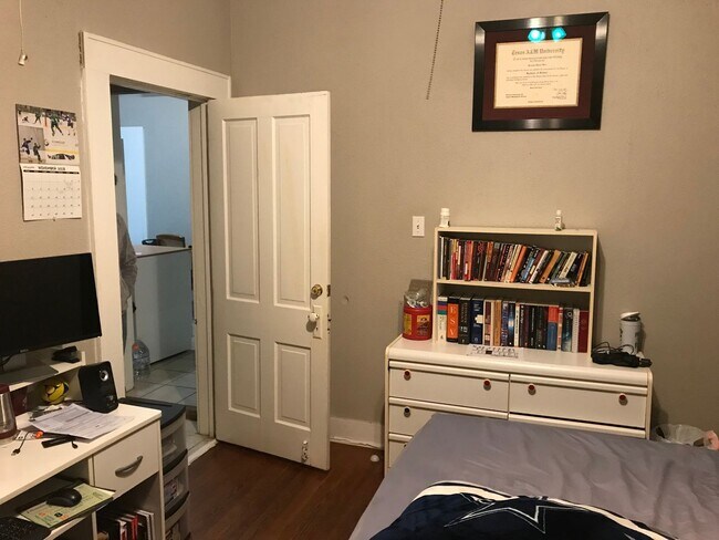 Foto del edificio - 313 W 37th St