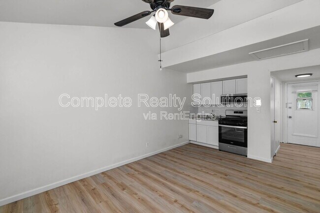Foto del edificio - 2323 Woodson Rd