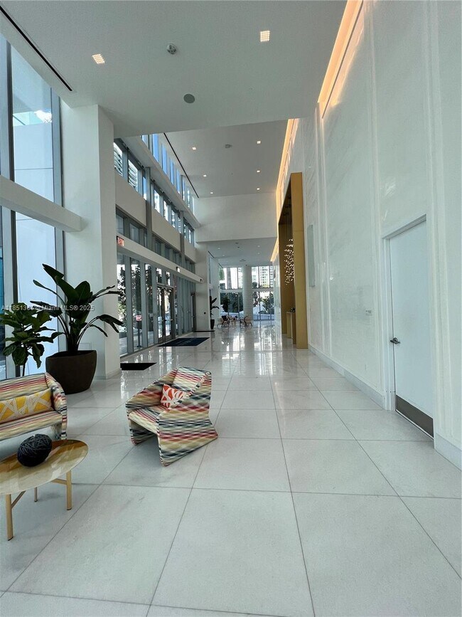 Foto del edificio - 700 NE 26th Terrace