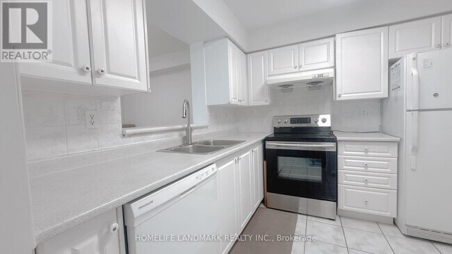 Photo du bâtiment - 5039 Finch Ave E
