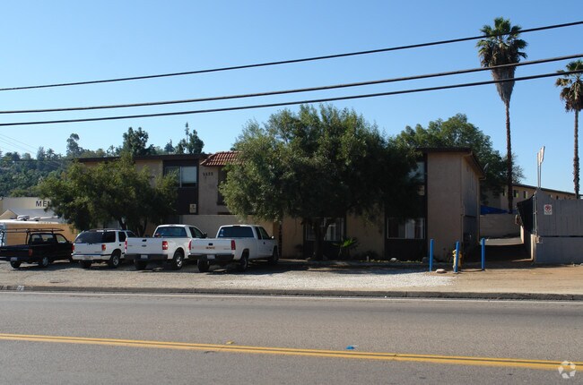 Building Photo - 2233 S Santa Fe Ave