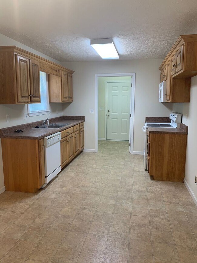 Building Photo - 3 br, 2 bath House - 269 Forrestwood Drive