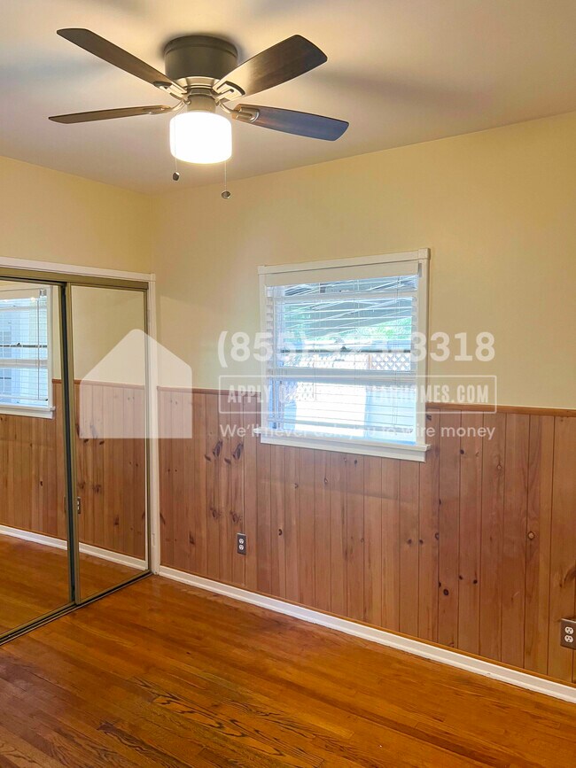 Building Photo - 764 Temple Ave