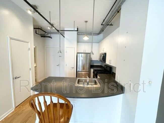 Building Photo - 1300 N St NW