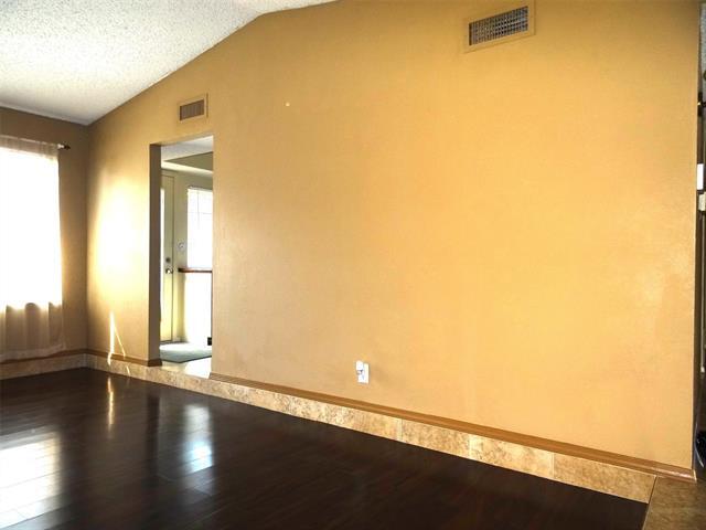 Building Photo - 2517 Hollydale Dr