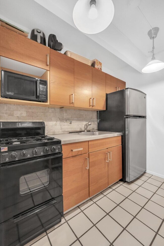Foto del edificio - 0 bedroom in New York NY 10019
