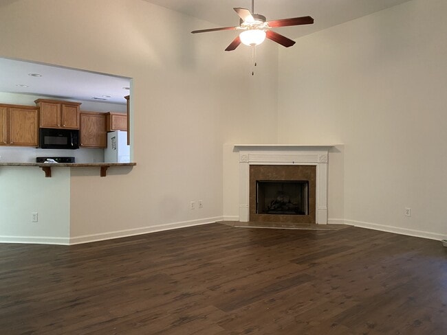 Foto del edificio - 1540 Bradley Blvd