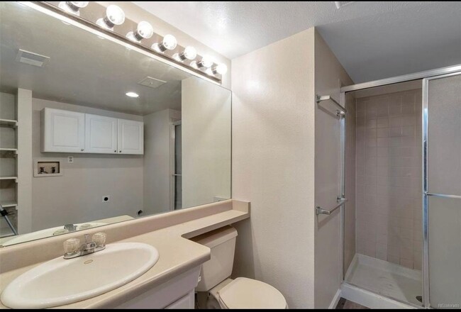 Building Photo - 3 Bed 2 Bath in Hutchinson Heights