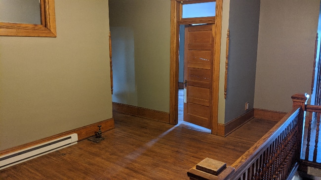 Building Photo - 127 1/2-38-32 E Main St