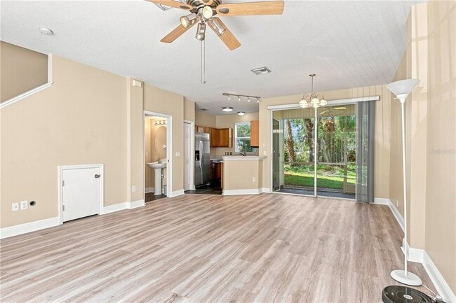 Building Photo - 13710 Forest Lake Dr
