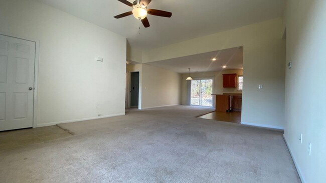 Foto del edificio - 3 Bed / 2 Bath Home in Timber Run – Dog Fr...