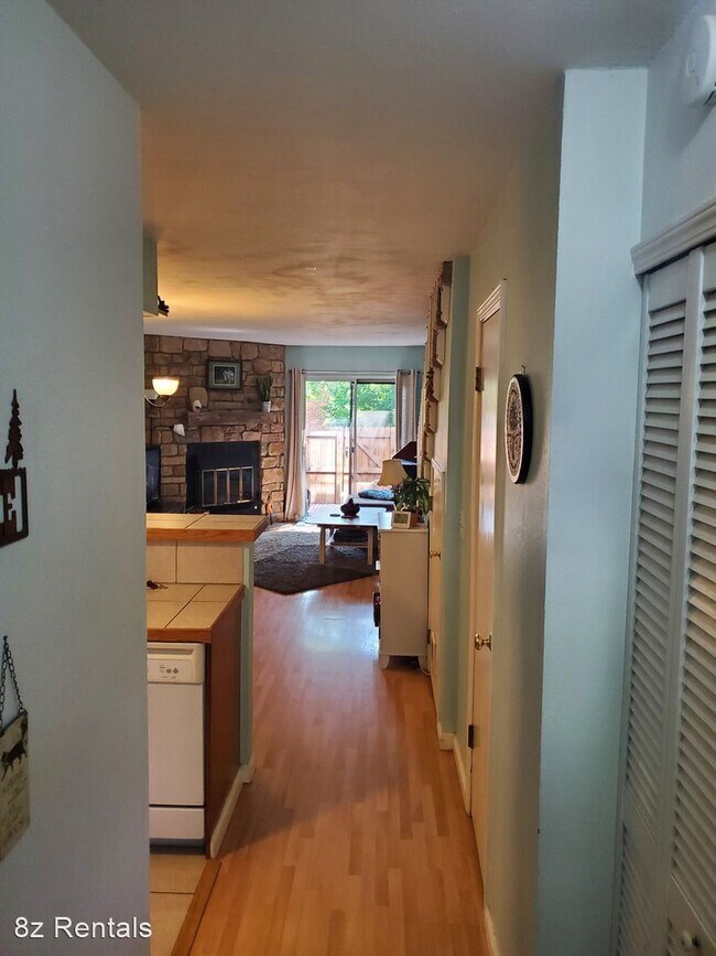 Building Photo - 2 br, 1.5 bath House - 1210 Milo Cir #B
