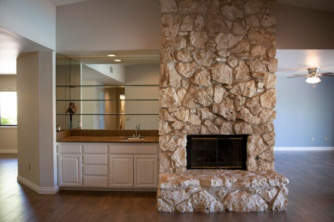 Foto del edificio - 40588 Clover Ln