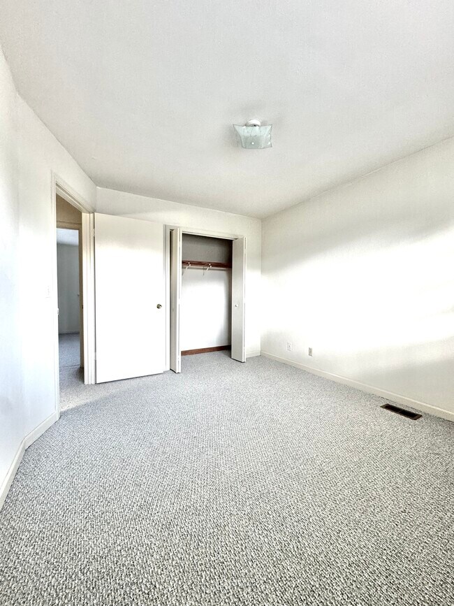 Building Photo - 1219 Cora Ln