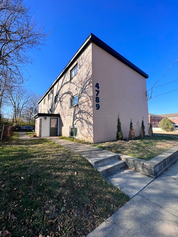 Building Photo - 4789 Ridge Ave