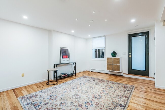 Photo - 209.5 4th St House