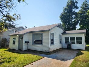 Building Photo - 2344 Broadway Dr