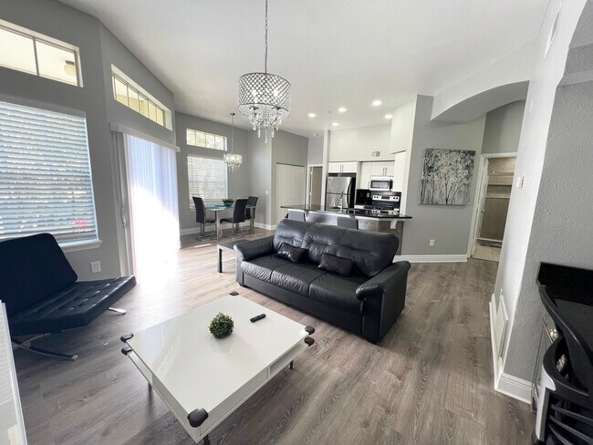 Sala de estar - 7240 Westpointe Blvd