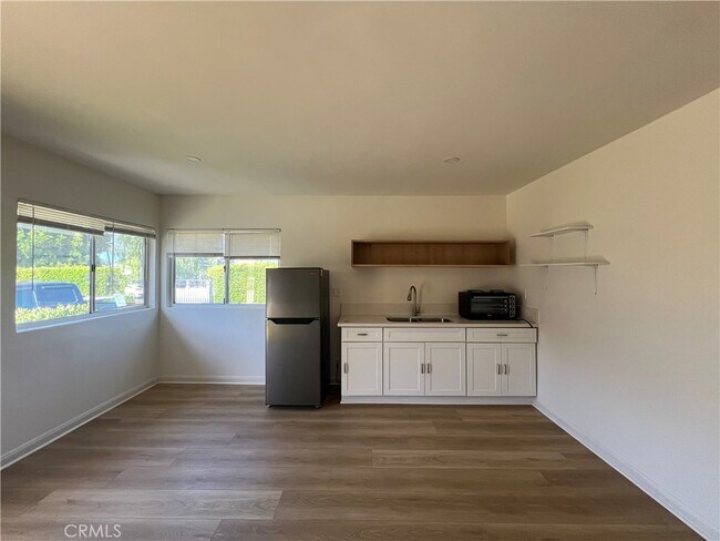 Foto del edificio - 5920 Willowcrest Ave